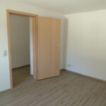 Blick vom Zimmer auf Tür